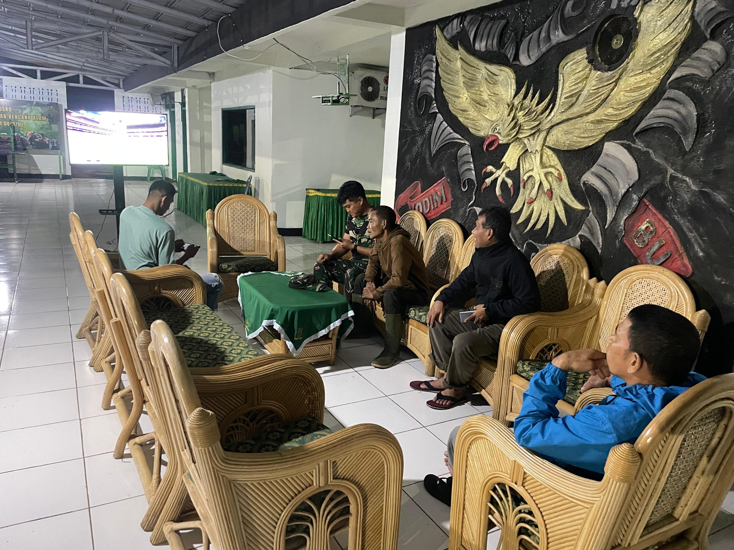 Sinergi Tanpa Batas, Kodim 0423/BU Gelar Nobar Seru Piala Dunia 2026 Bersama Masyarakat