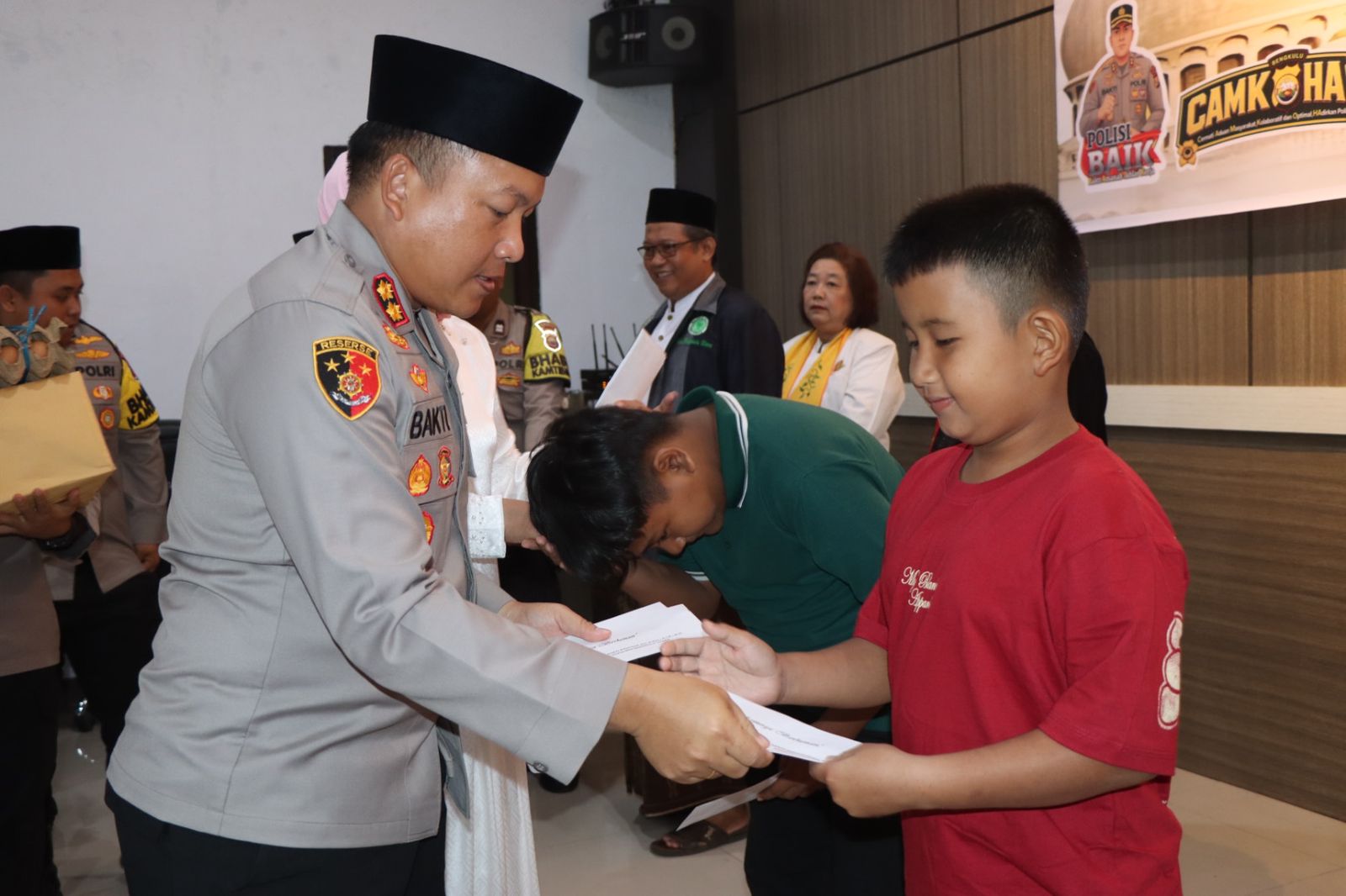 Perkokoh Toleransi di Hari Bhayangkara ke-80, Polres Bengkulu Utara Gelar Doa Lintas Agama dan Bakti Sosial
