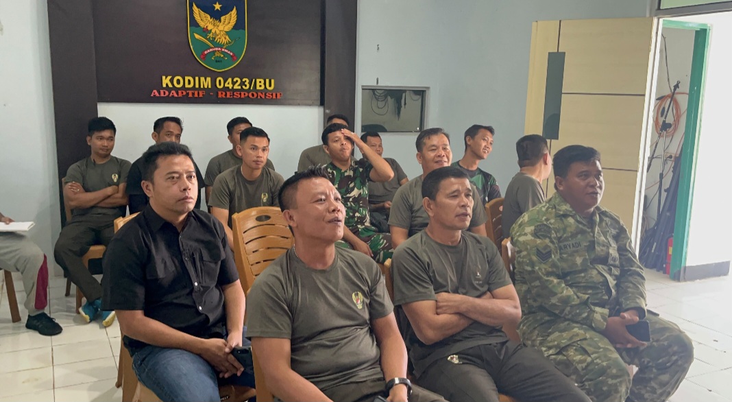 Aula Darma Wangsa Bergelora, Dandim 0423/BU Gelar Nobar Piala Dunia 2026 Bareng Warga