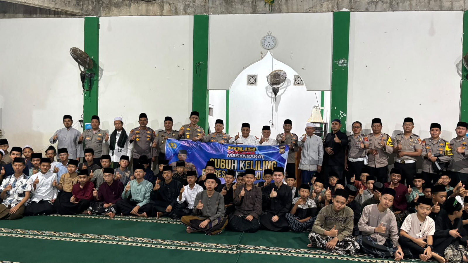 Pererat Silaturahmi dan Kamtibmas, Kapolres Bengkulu Utara Pimpin Subuh Keliling di Pesantren An Nahdloh