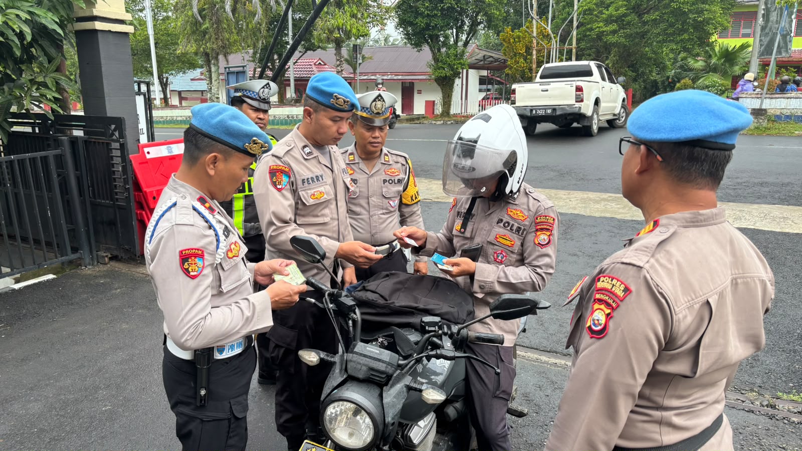 ​Polres Bengkulu Utara Gelar Operasi Patuh Nala 2026, Tegakkan Disiplin Internal Lewat Pemeriksaan Kelengkapan Anggota